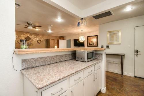 Charming 1-bdrm Guesthouse In Historic District
