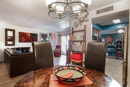 Stylish Central Scottsdale Ground Floor Condo
