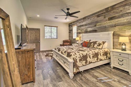 Sleek Show Low Cabin With 2 Decks - Newly Built