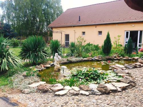 Hostal Op-art Etterem Es Panzio