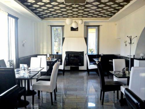 Hostal Op-art Etterem Es Panzio