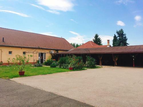 Hostal Op-art Etterem Es Panzio