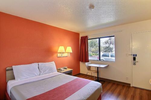 Motel 6 Santa Maria