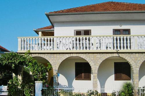 Happy Apartments, Sveti Filip I Jakov
