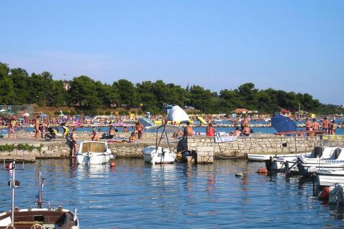 Happy Apartments, Sveti Filip I Jakov