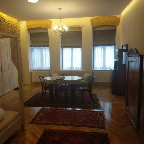 Apor Apartments