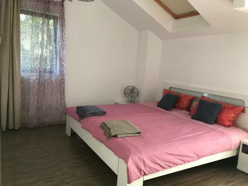 Andreea?s Cozy House For 5