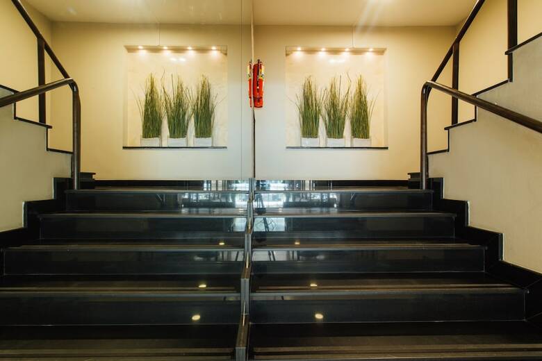 Seasons Siam Hotel