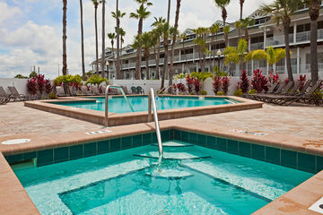 Holiday Inn Hotel & Suites Harbourside
