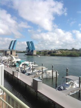 Holiday Inn Hotel & Suites Harbourside