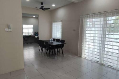Ipoh-botani 4 Bed Rooms Corner House Home Stay