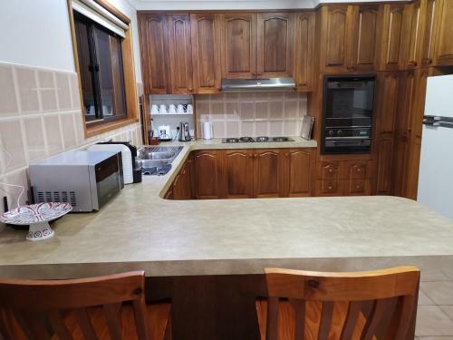 Authentic Canberra Suburban Living, Close To City