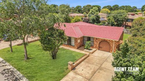 Authentic Canberra Suburban Living, Close To City