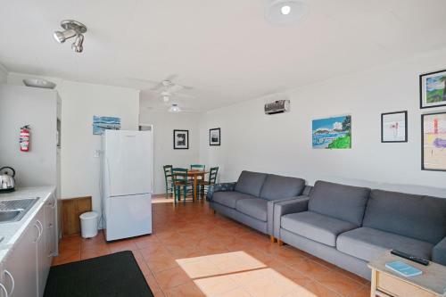 Pio Beach Shack - Bowentown Holiday Home