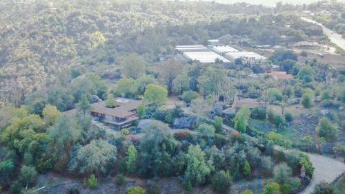 Hilltop Retreat, Main House