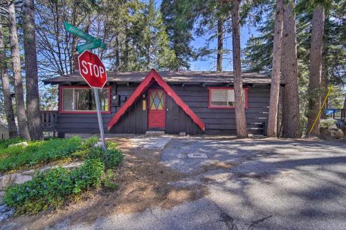 Newly Renovated Lake Arrowhead Cabin With Deck!
