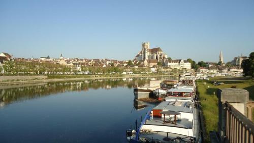 Sur Les Pas De Cadet Roussel