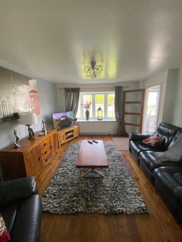 Stunning Beautiful 4-bed House In South Wales