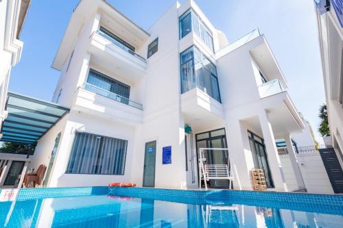Villa H? B?i ?i B? Ra Bi?n