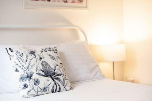 Cute Apartment On The City Fringe