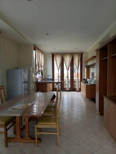 Luxury Villa Lembang Bandung (villa Istana Bunga)