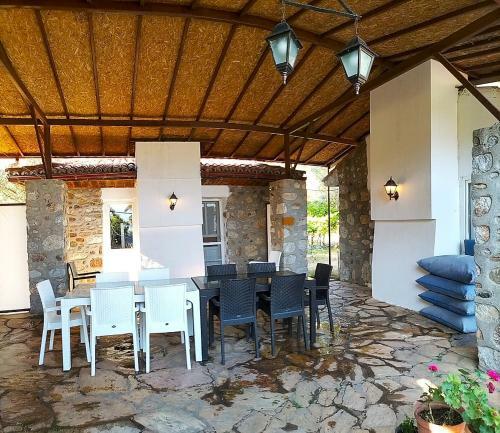 Villa Ek?nc?k'te V?lla Ta? Ev