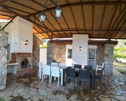 Villa Ek?nc?k'te V?lla Ta? Ev