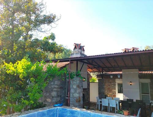 Villa Ek?nc?k'te V?lla Ta? Ev
