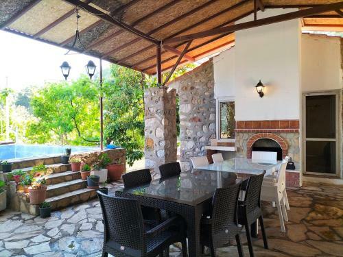 Villa Ek?nc?k'te V?lla Ta? Ev