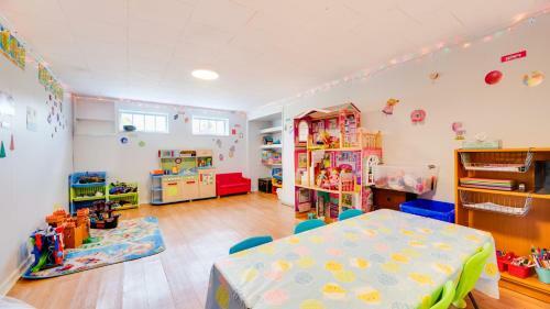 Oak Bay Hampshire Home