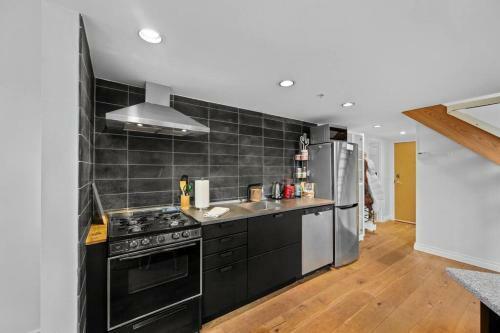Apartamento Rare Find Loft With Fireplace @ Central Downtown
