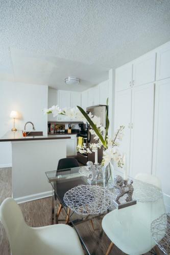 Apartamento Beautiful 1 Bedroom Suite In Central Location!