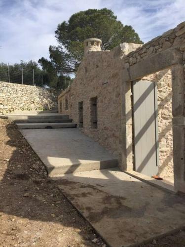 New Entry: 3-bedroom Historic Villa Renovation