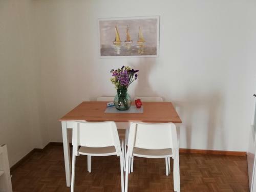 Old Town Stay Furnished Apartment