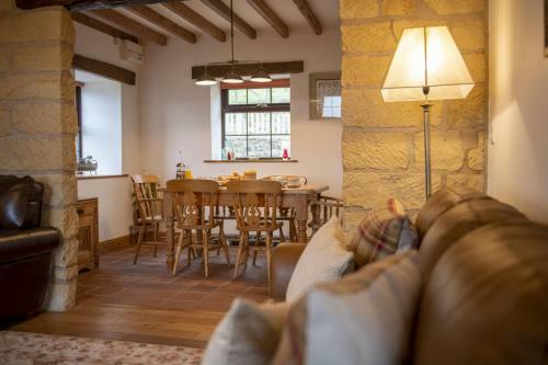Threp'nybit Cottage