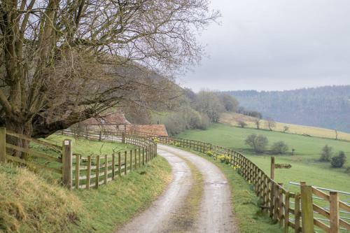 Threp'nybit Cottage