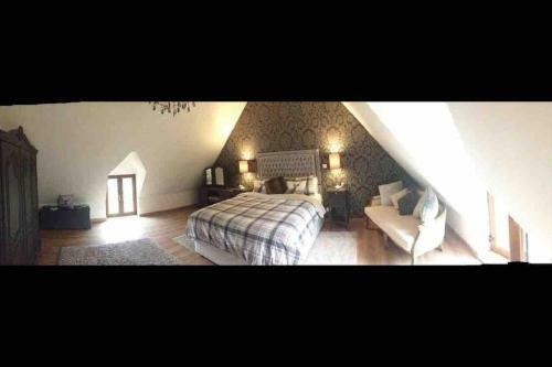 Renovated Farmhouse In Countryside Setting