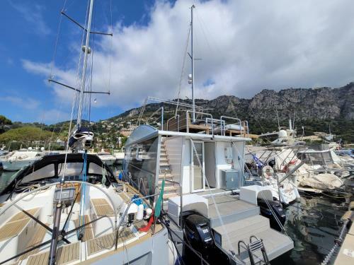 Houseboat Aurora