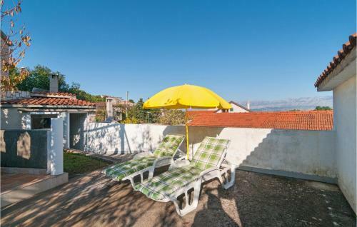 Stunning Apartment In Splitska W/ 1 Bedrooms