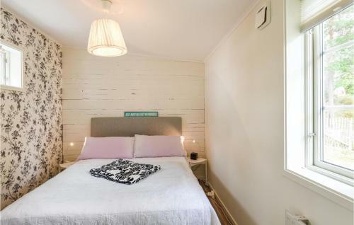 Stunning Home In Lidk�ping With 3 Bedrooms