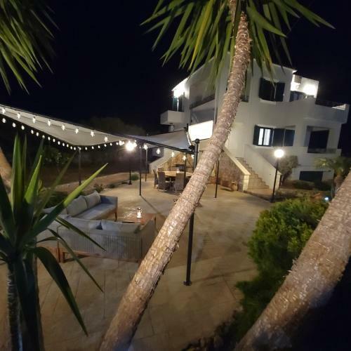 Paradisos Villa - 4-bedroom Villa