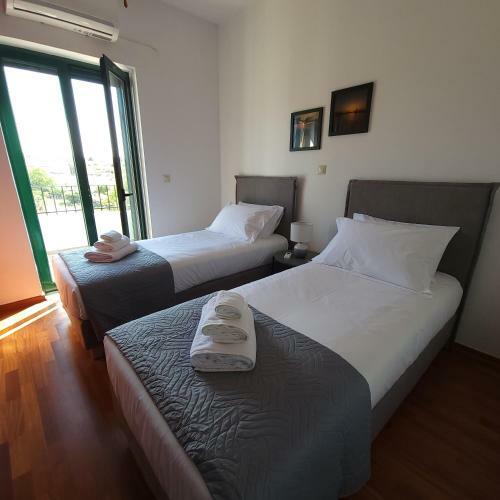Paradisos Villa - 4-bedroom Villa