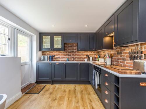 Pass The Keys Charming Country Cottage With Spectacular Views