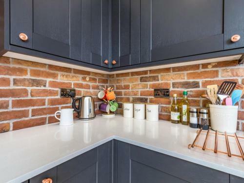 Pass The Keys Charming Country Cottage With Spectacular Views