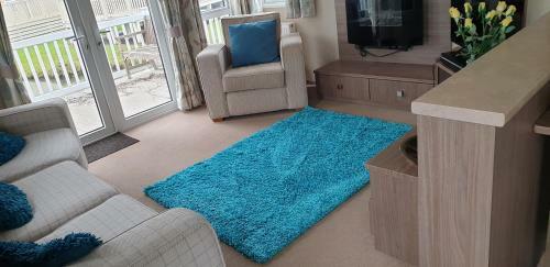 Lakeside Cotswold Holiday Home