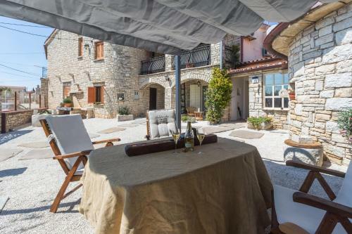 Charming Apartment Alba Premium