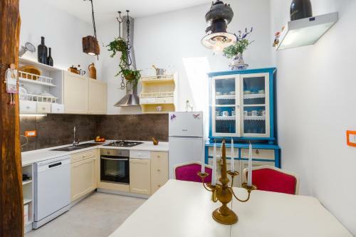Charming Apartment Alba Premium
