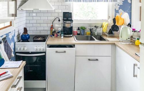 Awesome Home In Oskarshamn With 3 Bedrooms