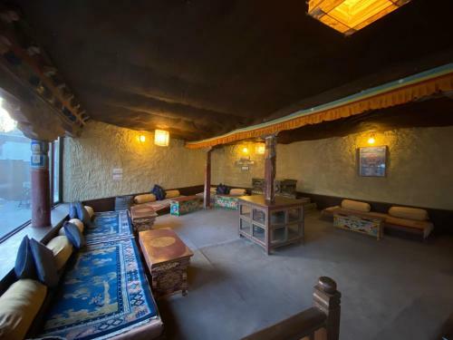 Hotel Kang Lha Chen