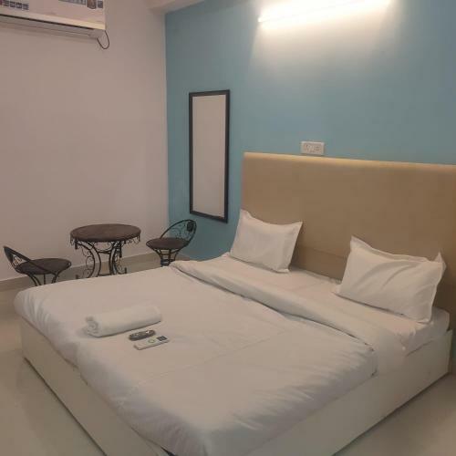 Hotel Holiday Inn By Wb Inn